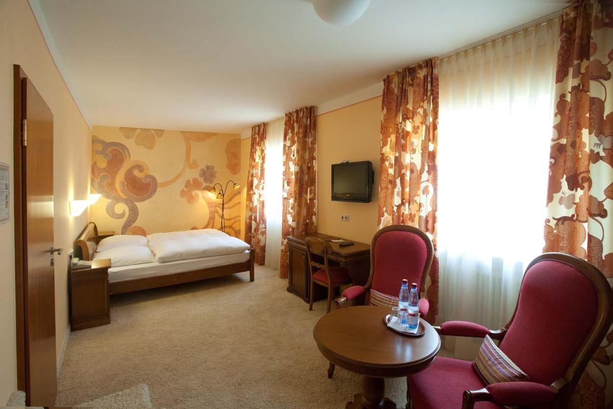 Hotel Karpfen Eberbach  Eksteriør billede