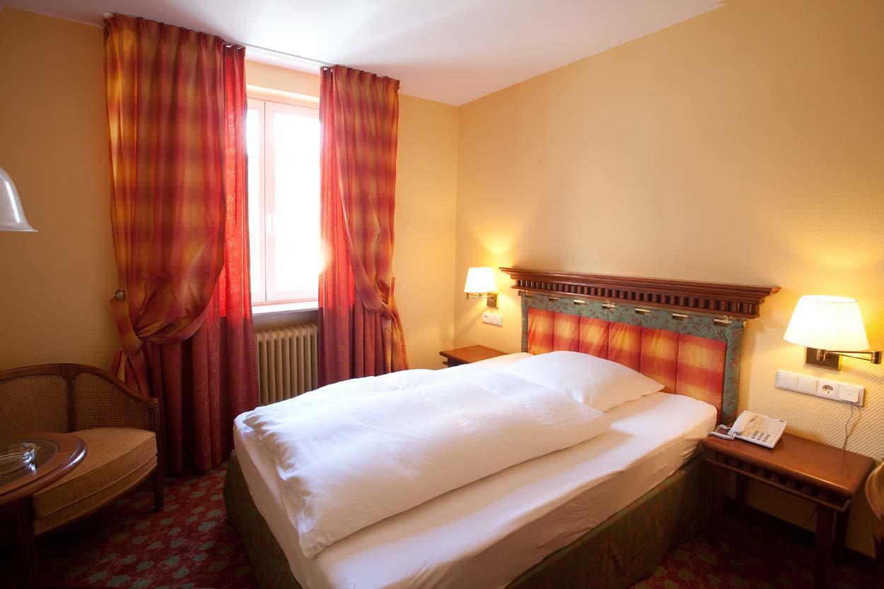Hotel Karpfen Eberbach  Eksteriør billede
