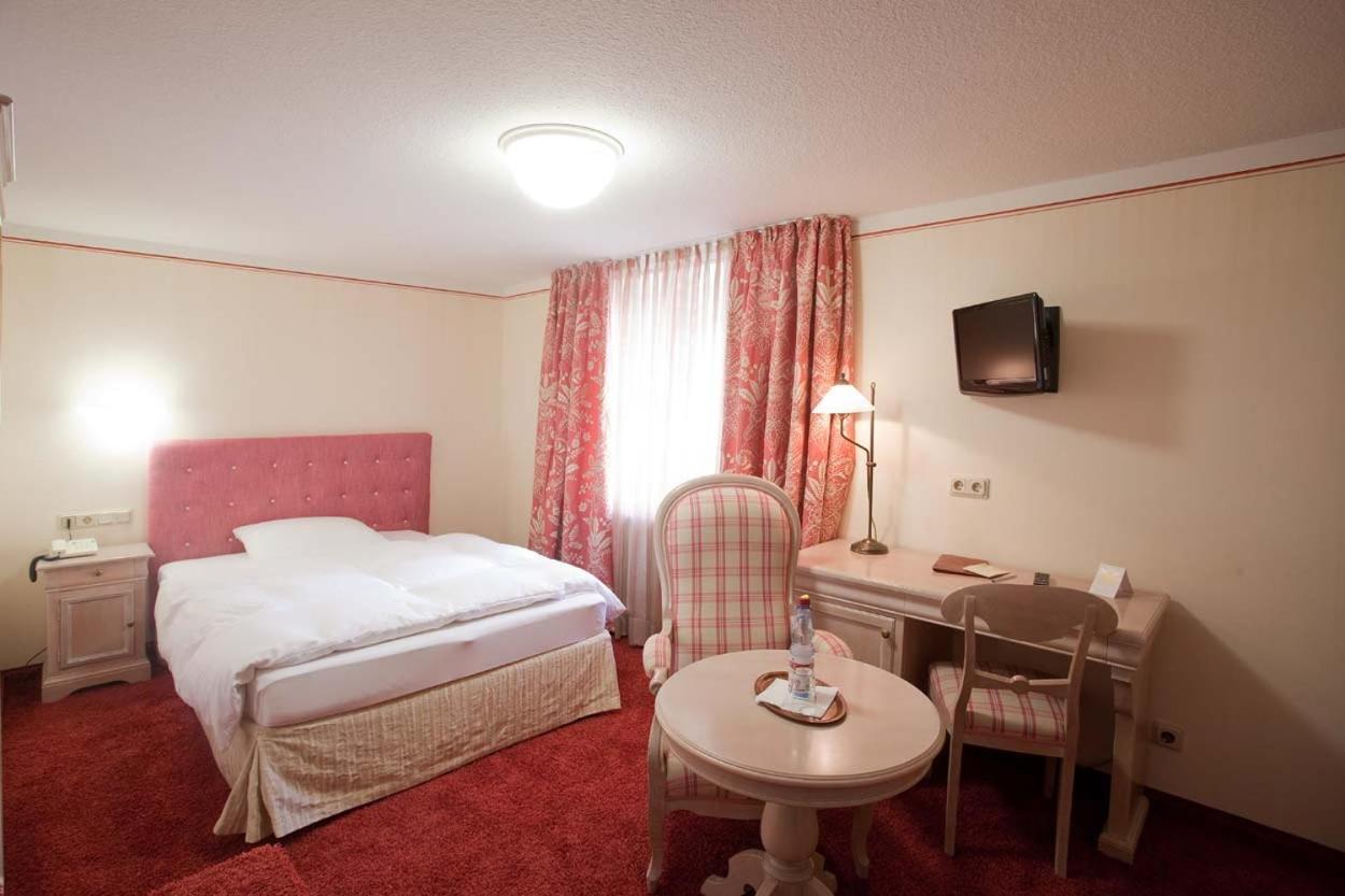 Hotel Karpfen Eberbach  Eksteriør billede